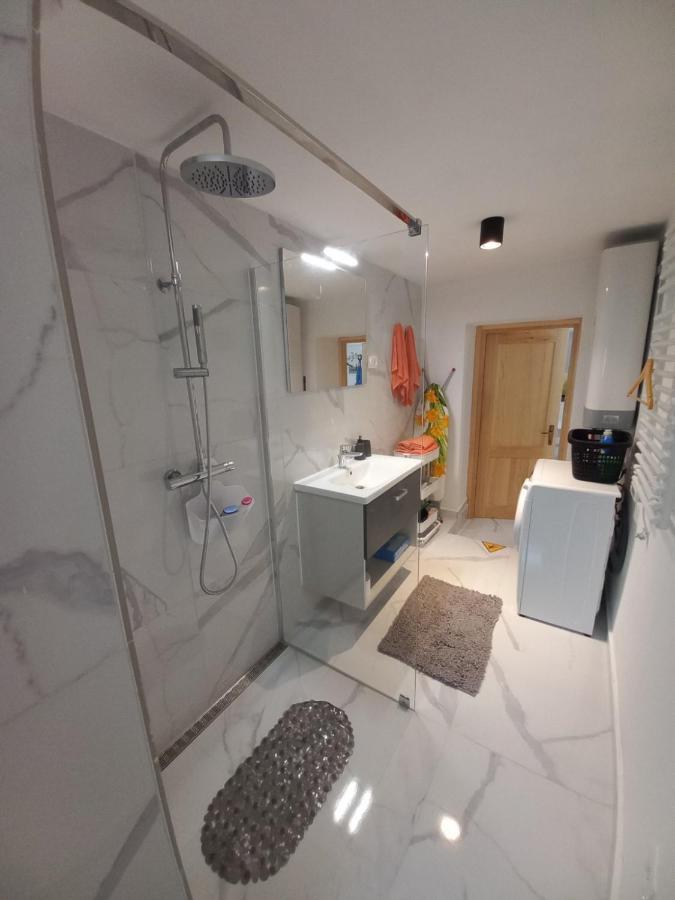 Apartma Spano โบเว็ก ภายนอก รูปภาพ